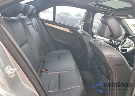 2013 Mercedes-Benz C 250 из США, поврежденный, VIN WDDGF4HB3DR268980